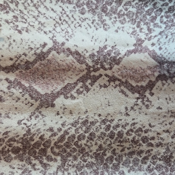 Calvin Klein Pink Gray Snake Skin Print Cowl Neck Top Size Medium - Picture 7 of 7